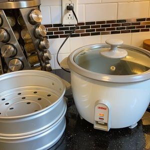 Aroma 10 Cup Rice Cooker with Stackable Steamers